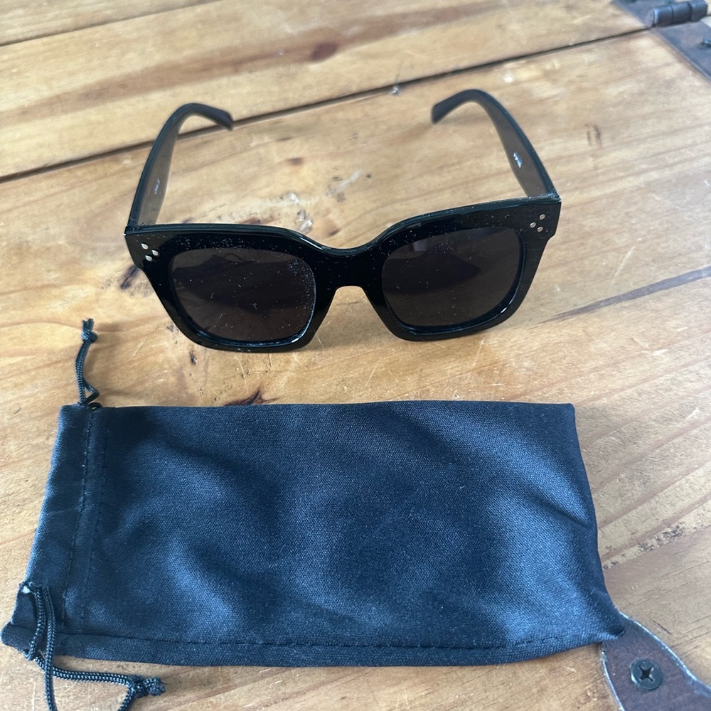 Black Square Sunglasses with Case